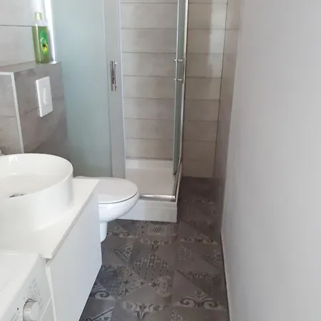 - Center Pula