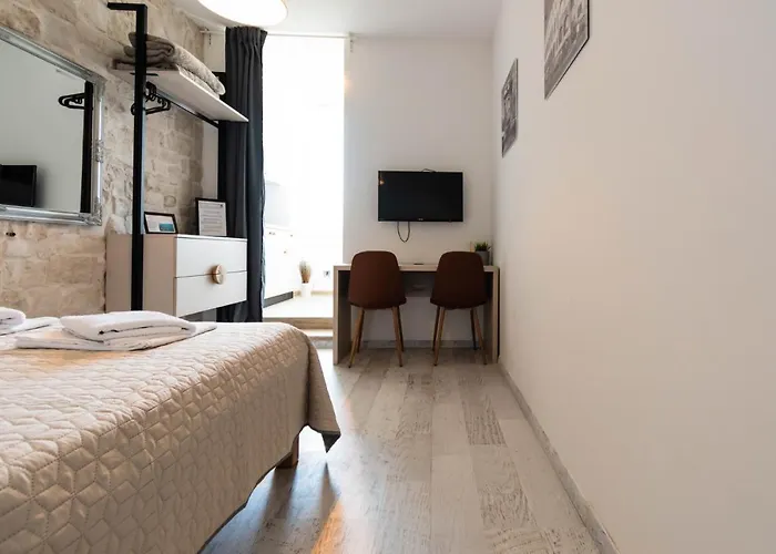 Center 게스트하우스