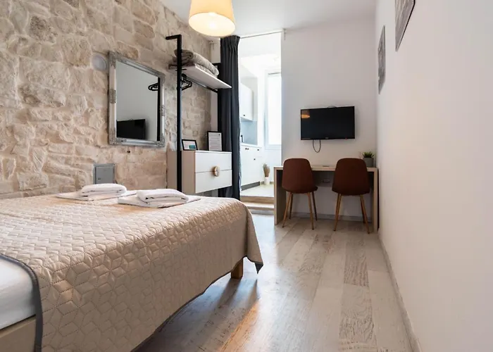 Center 게스트하우스