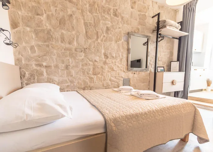 Center 게스트하우스 풀라