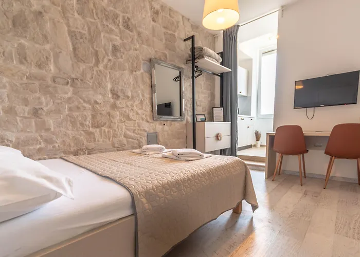 Center 게스트하우스 풀라