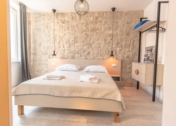 Center 게스트하우스 풀라