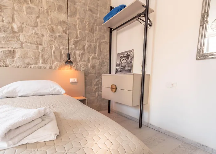 Center 게스트하우스 풀라