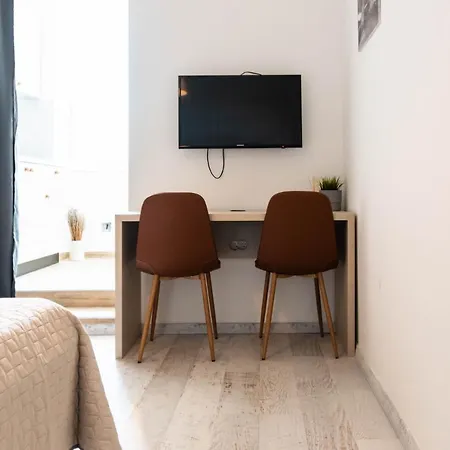 Guest house L&B City Center Studios Apartments 3*