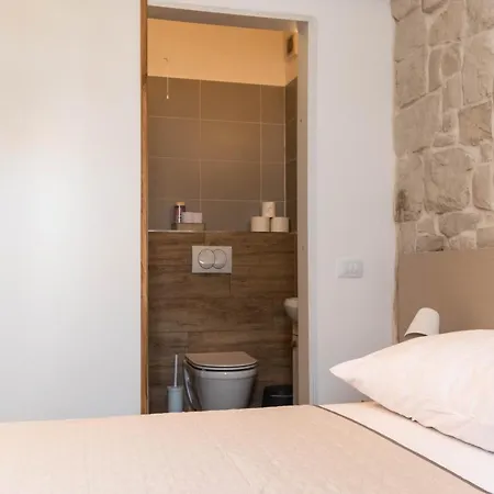 L&B City Center Studios Apartments 3*
