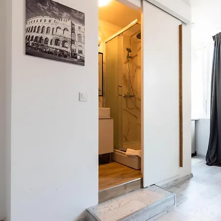 Guest house L&B City Center Studios Apartments Pula