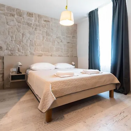 L&B City Center Studios Apartments 3* Pula