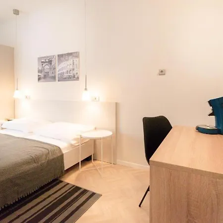L&B City Center Studios Apartments Guest house 3*