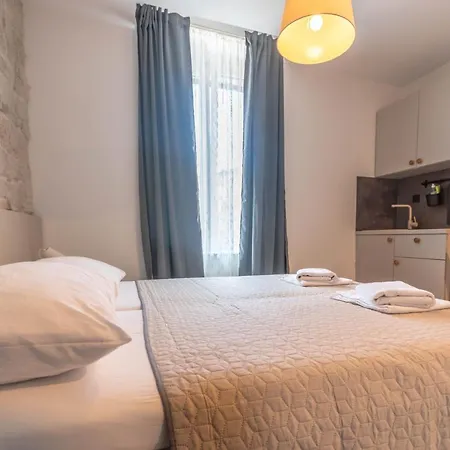 L&B City Center Studios Apartments 3*