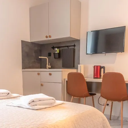 L&B City Center Studios Apartments 3*