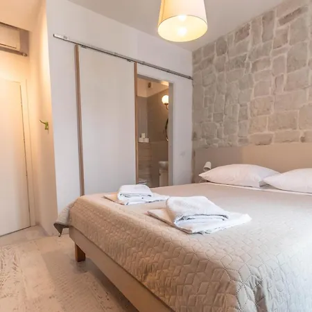 Gostinjska kuća Studio Apartments - Pula City Center 3*