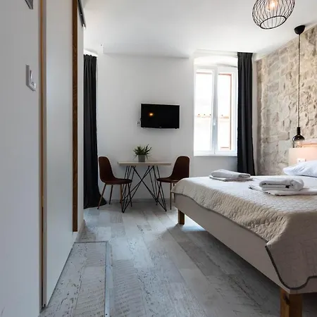 Gasthof Center Studios Apartments Pula 3*