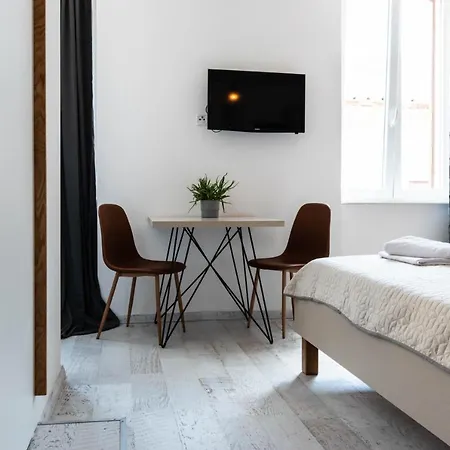 Gasthof Center Studios Apartments Pula Pula