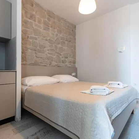 Center Studios Apartments Pula Gasthof 3*