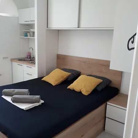 Center Studios Apartments Pula Pula