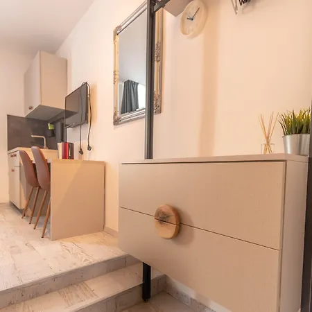 Center Studios Apartments Pula 3* Pula