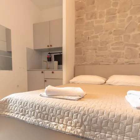 Center Studios Apartments Pula 3*
