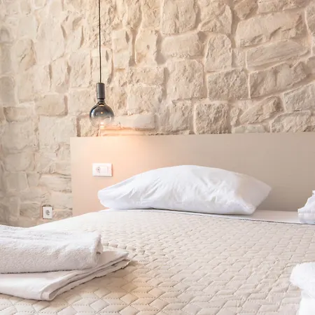 Gasthof Center Studios Apartments Pula