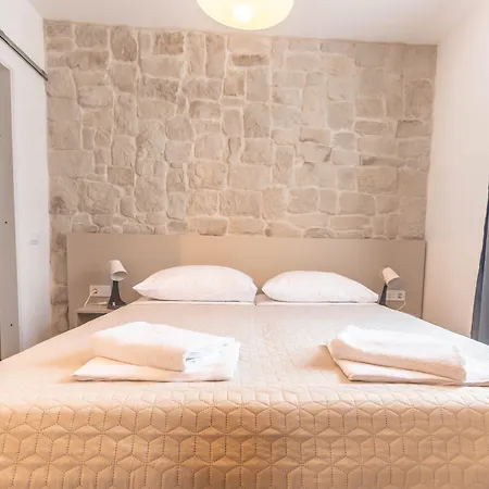 Center Studios Apartments Pula Gasthof 3*