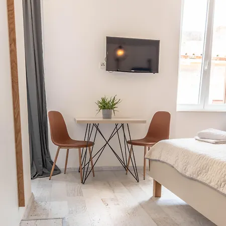 Center Studios Apartments Pula Pula