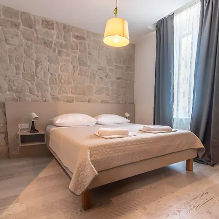 Gasthof Center Studios Apartments Pula Pula